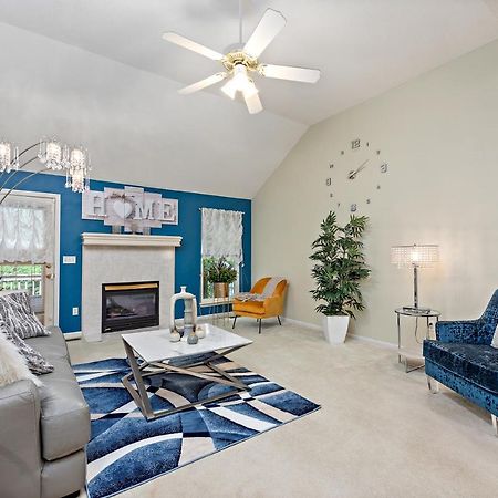 Beautiful Townhome, 11 Minutes To Downtown, Kcmo. Kansas City Luaran gambar