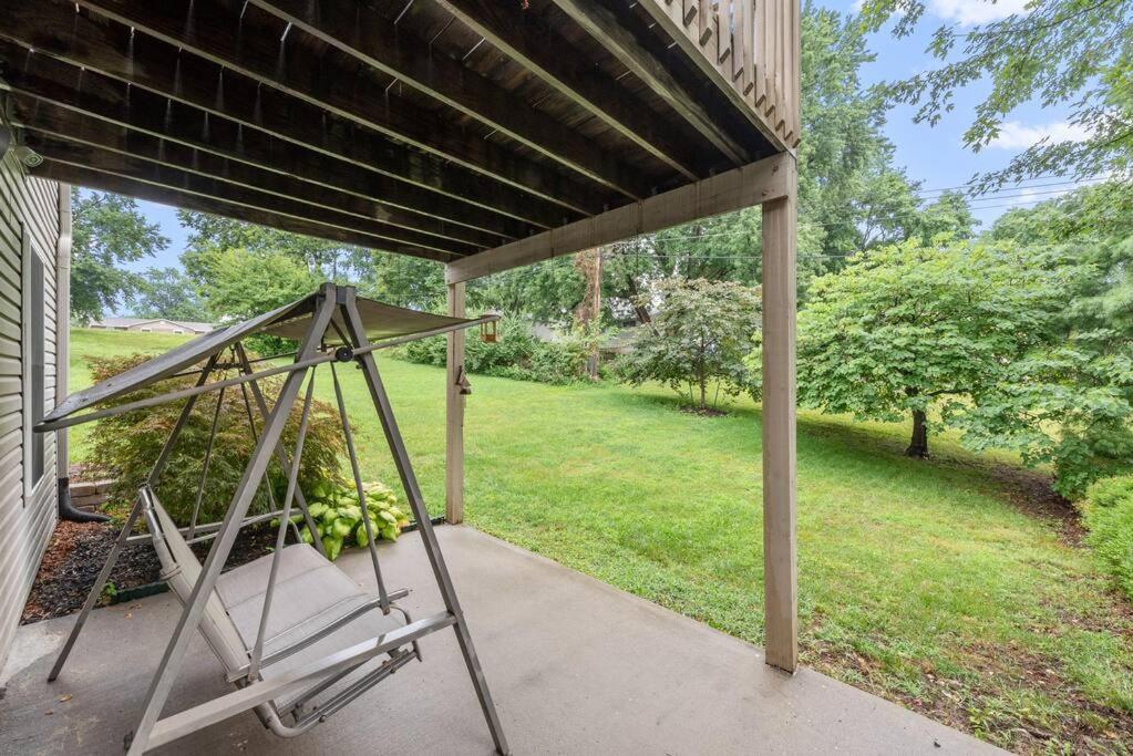 Beautiful Townhome, 11 Minutes To Downtown, Kcmo. Kansas City Luaran gambar