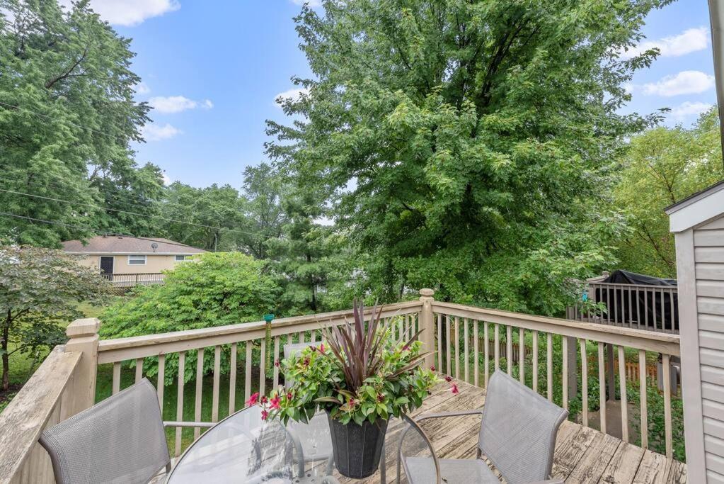 Beautiful Townhome, 11 Minutes To Downtown, Kcmo. Kansas City Luaran gambar
