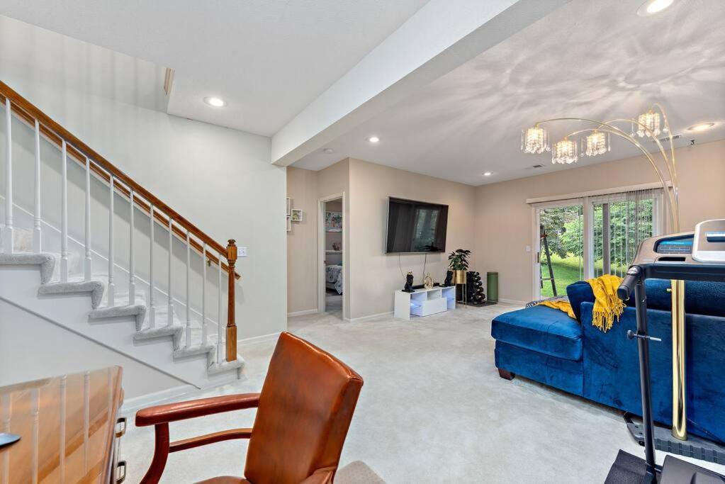 Beautiful Townhome, 11 Minutes To Downtown, Kcmo. Kansas City Luaran gambar