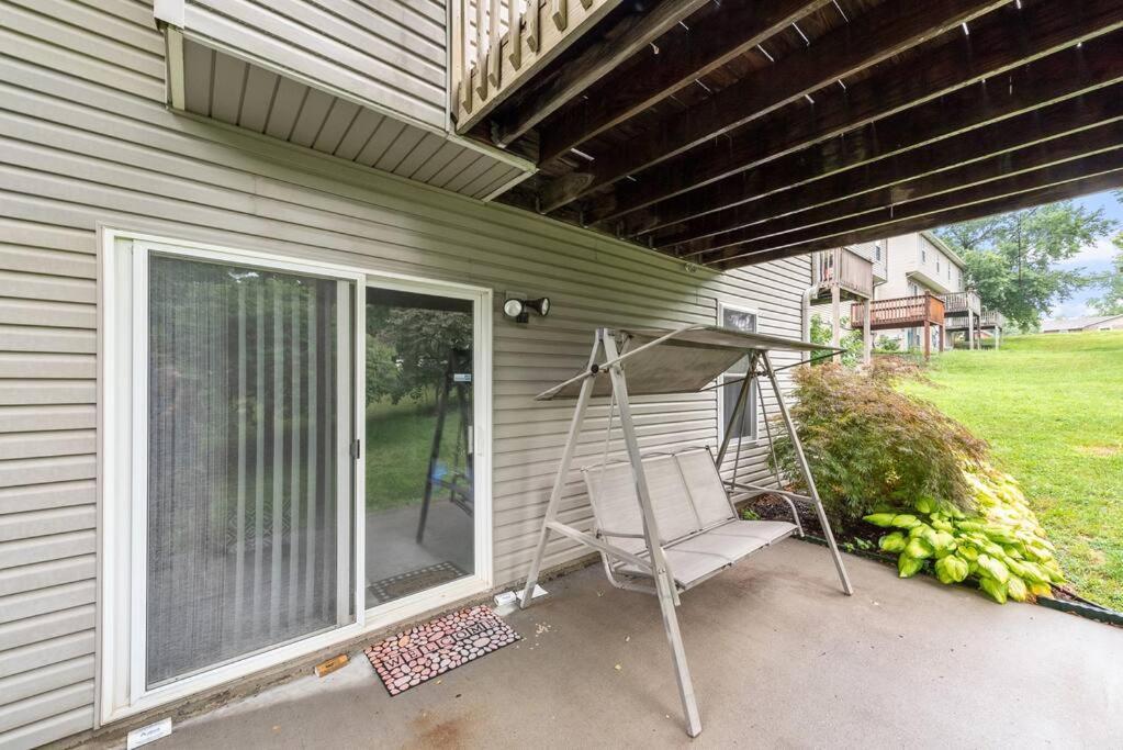 Beautiful Townhome, 11 Minutes To Downtown, Kcmo. Kansas City Luaran gambar