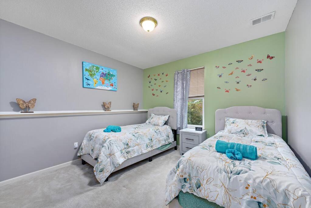 Beautiful Townhome, 11 Minutes To Downtown, Kcmo. Kansas City Luaran gambar