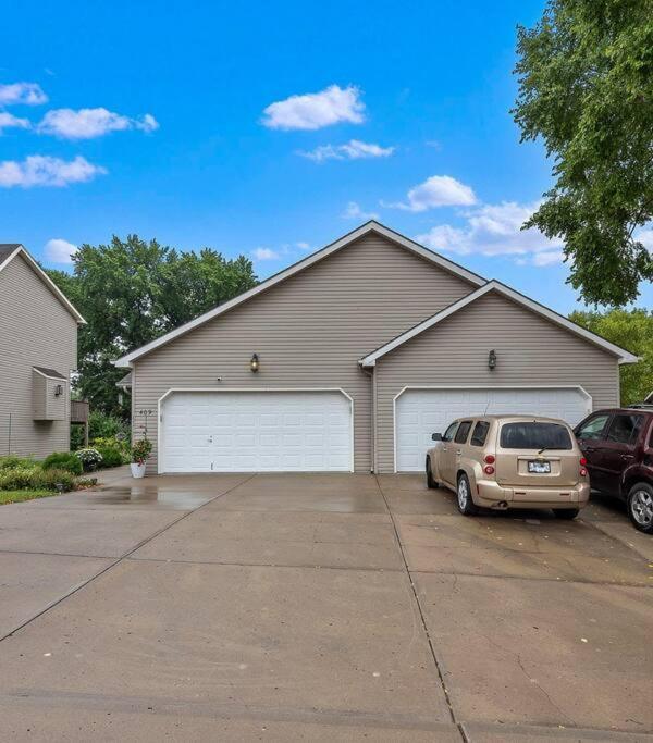 Beautiful Townhome, 11 Minutes To Downtown, Kcmo. Kansas City Luaran gambar