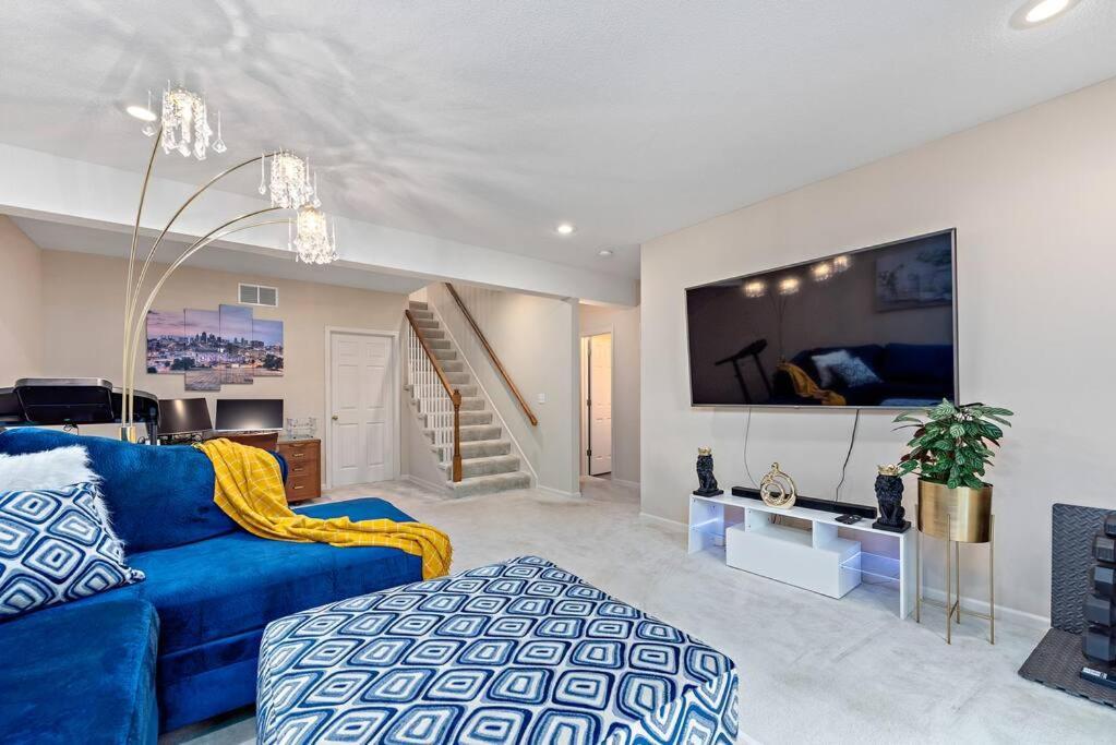 Beautiful Townhome, 11 Minutes To Downtown, Kcmo. Kansas City Luaran gambar